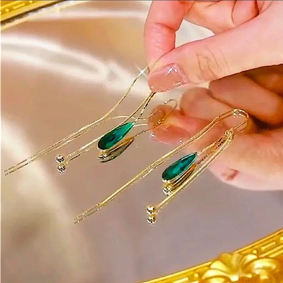 Gold Plated Emerald Tassel Dangle Zircon Earrings - Picture 4 of 5